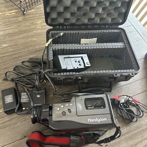 Sony CCD-F30 Video 8 Handycam Digital Video‎ Recorder Un-tested!! Tundra Case